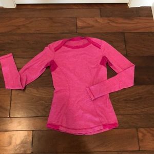 Women’s Lululemon top